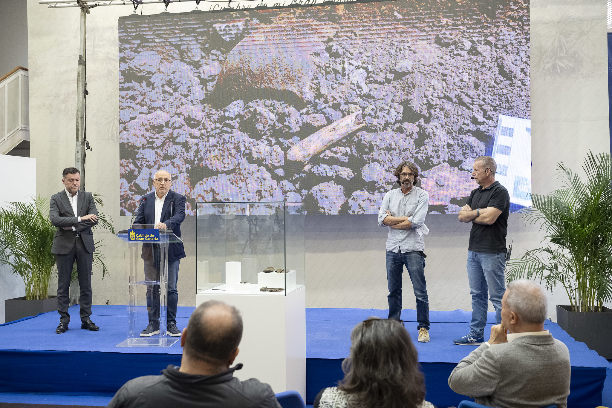 Un momento de la presentación de los resultados de las prospecciones arqueológicas en la Sima de Jinámar